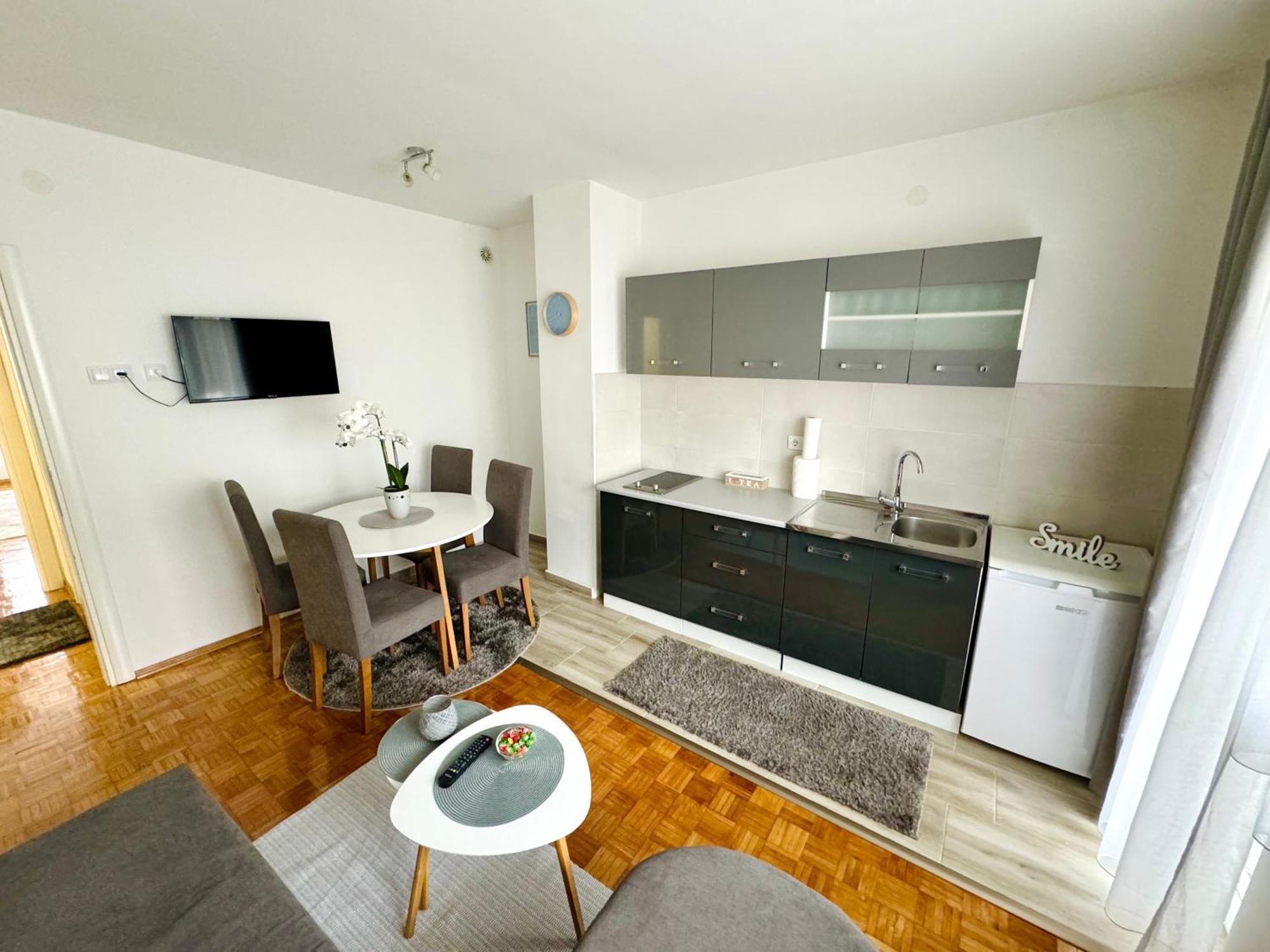 Gradiska Na Savi Apartmani I Sobe Exterior photo