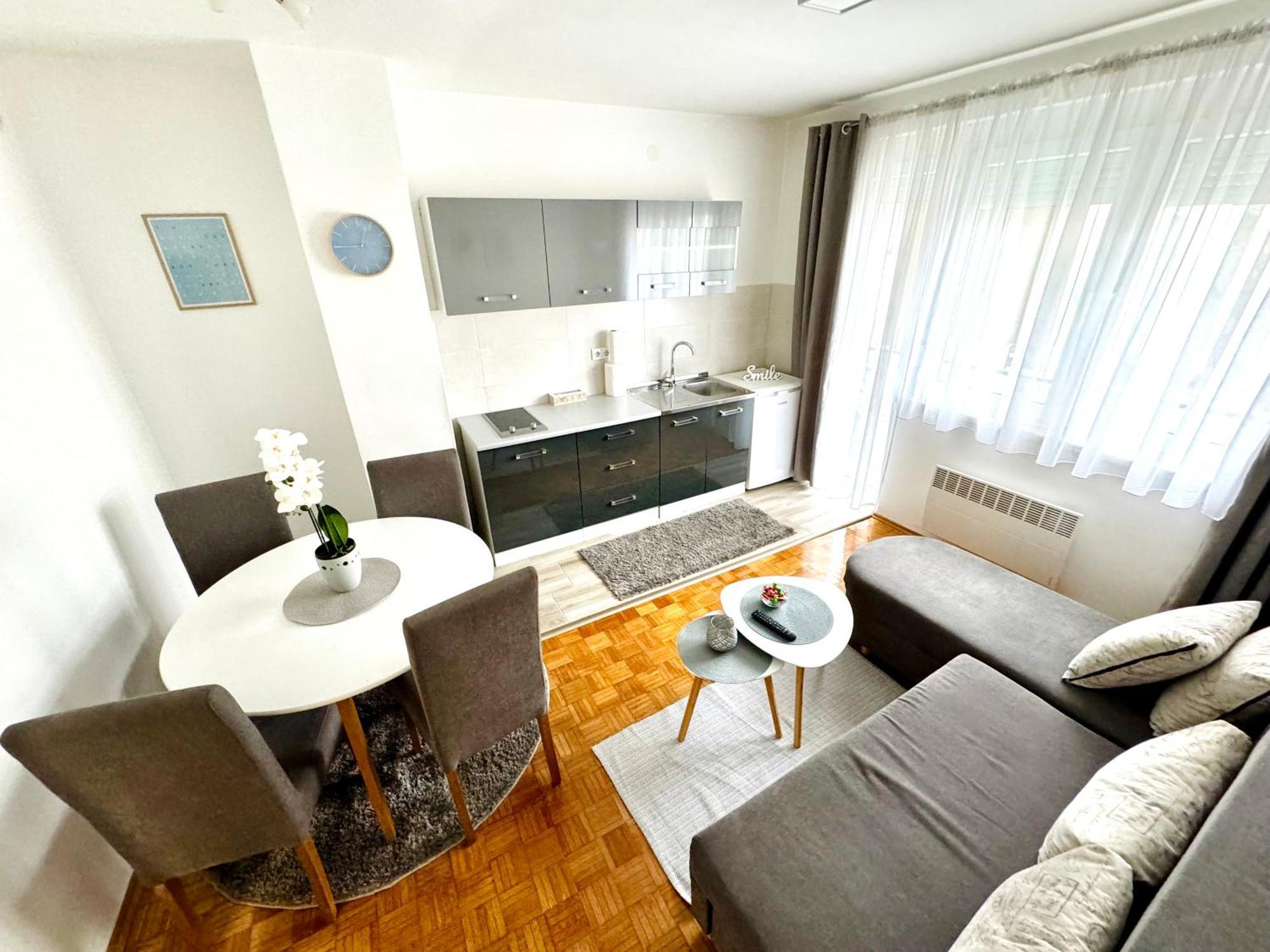 Gradiska Na Savi Apartmani I Sobe Exterior photo